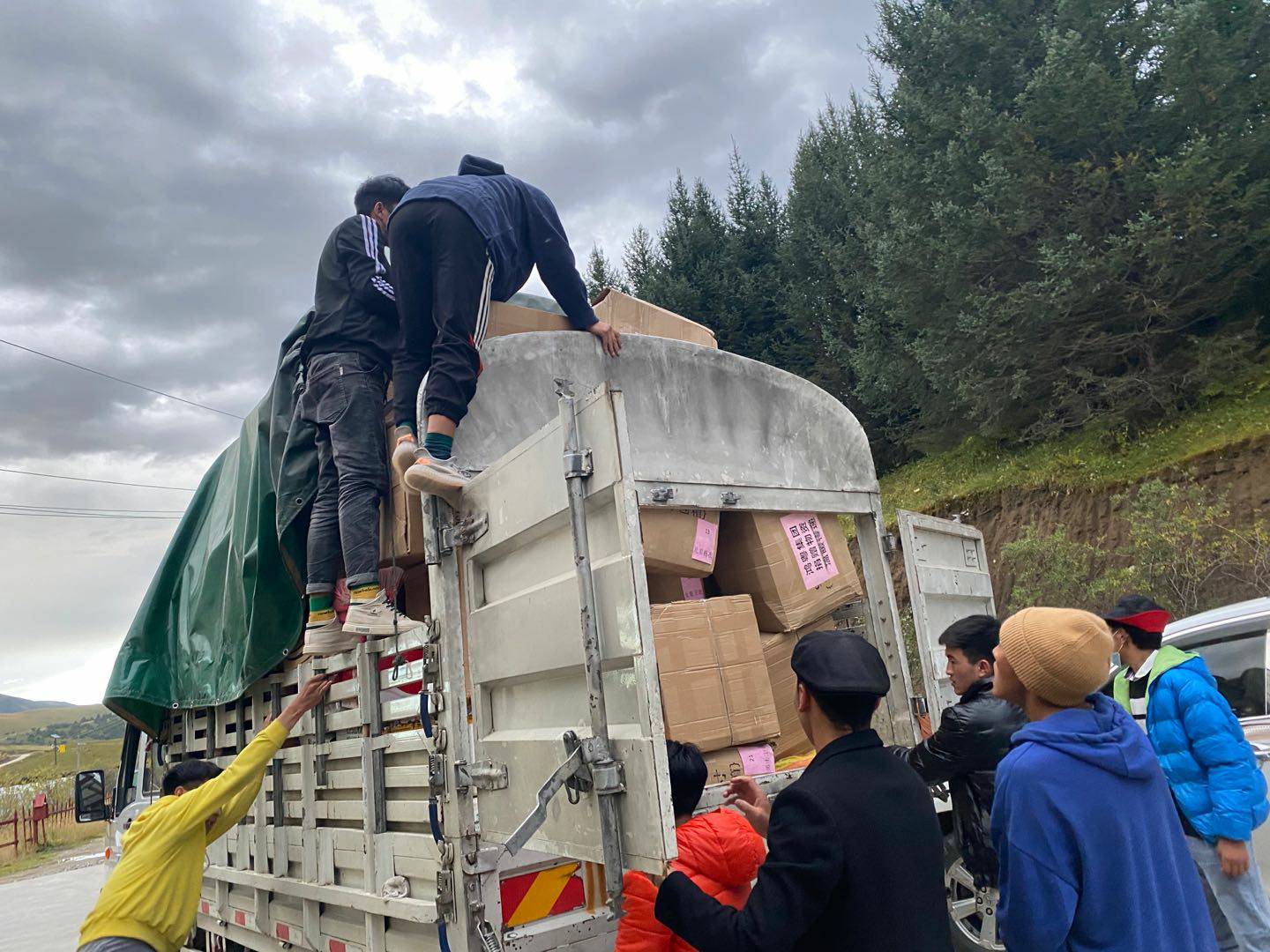 合肥书豪特色食品电商有限公司公益回顾丨家国同欢月同圆 温暖满载甘孜州(图5)