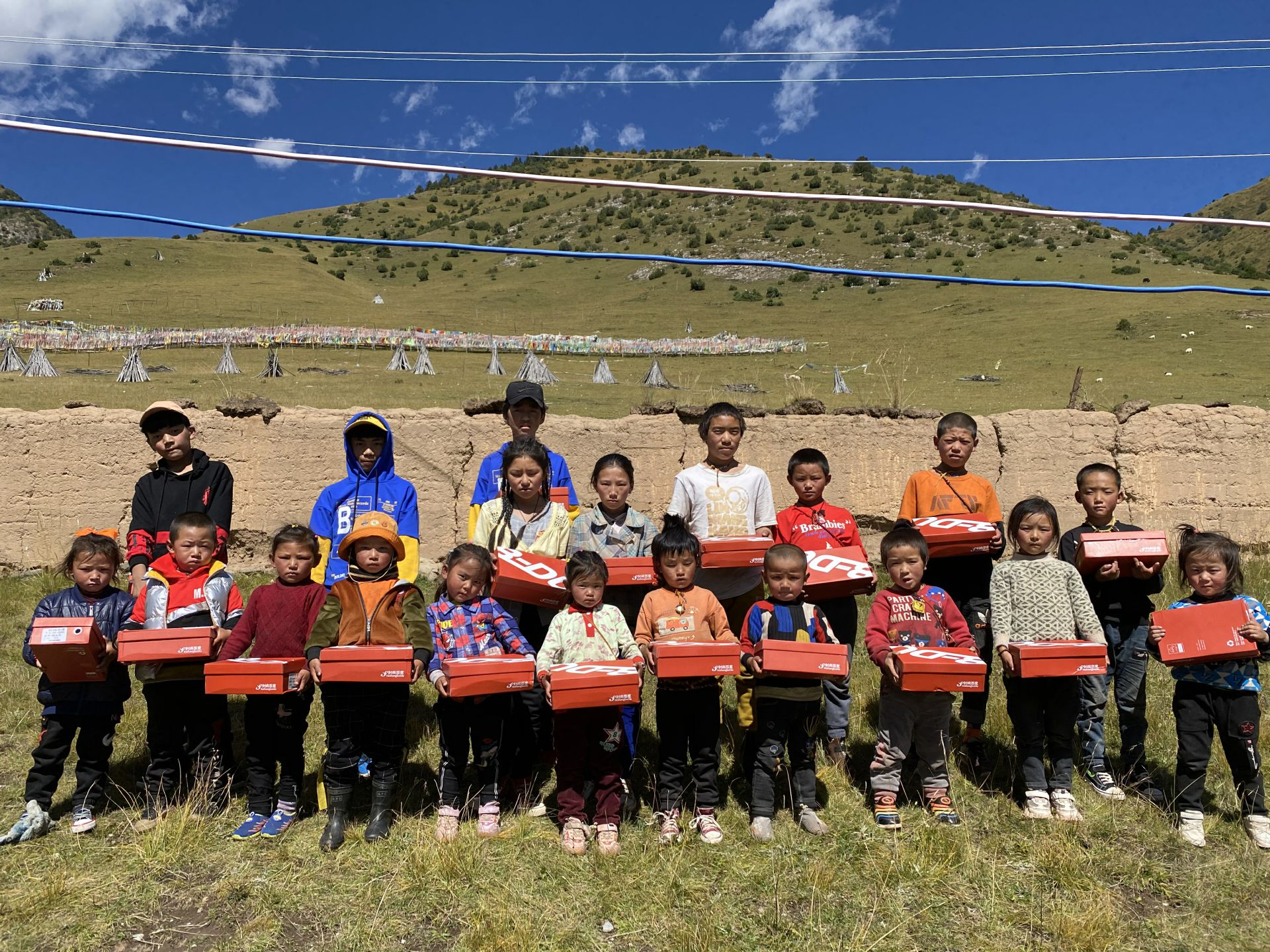 合肥书豪特色食品电商有限公司公益回顾丨家国同欢月同圆 温暖满载甘孜州(图13)